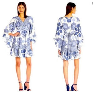Betsey Johnson Porcelain Blue V‑Neck Knee Length Dress Women’s 6